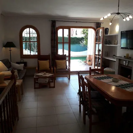 Wonderful Beach House With 2 Pools Hébergement de vacances